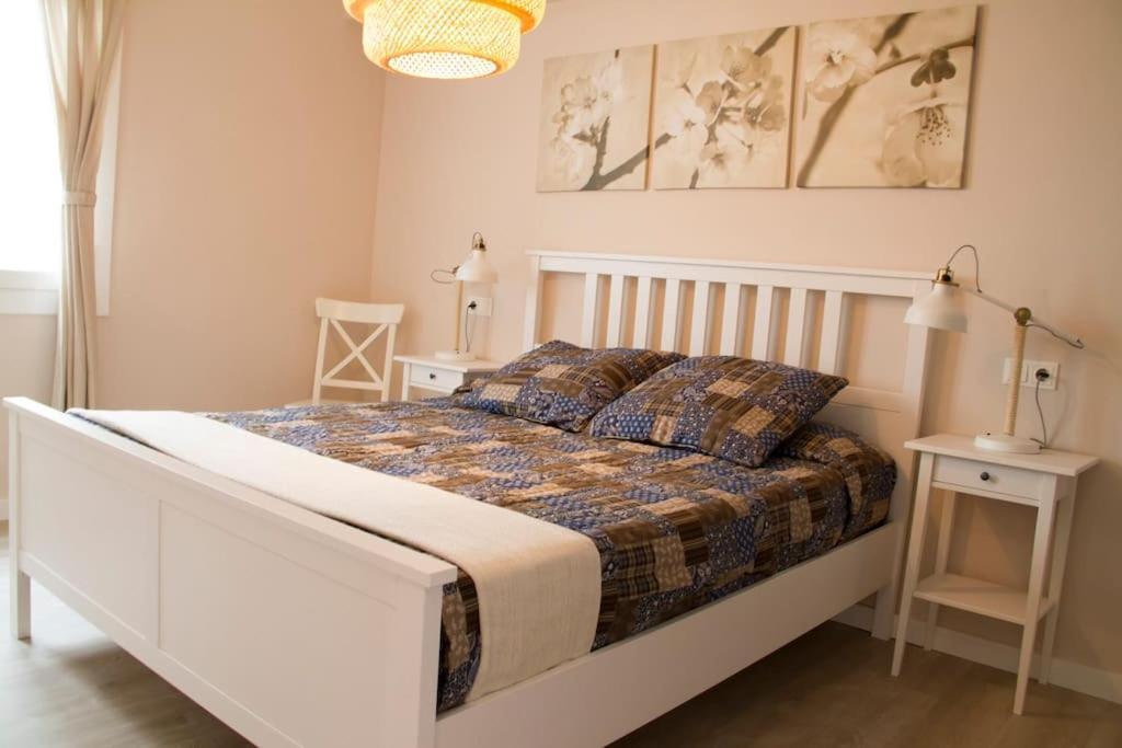 Lloret De Mar - Beachside Apartment - Free Parking - Limited Size Car المظهر الخارجي الصورة