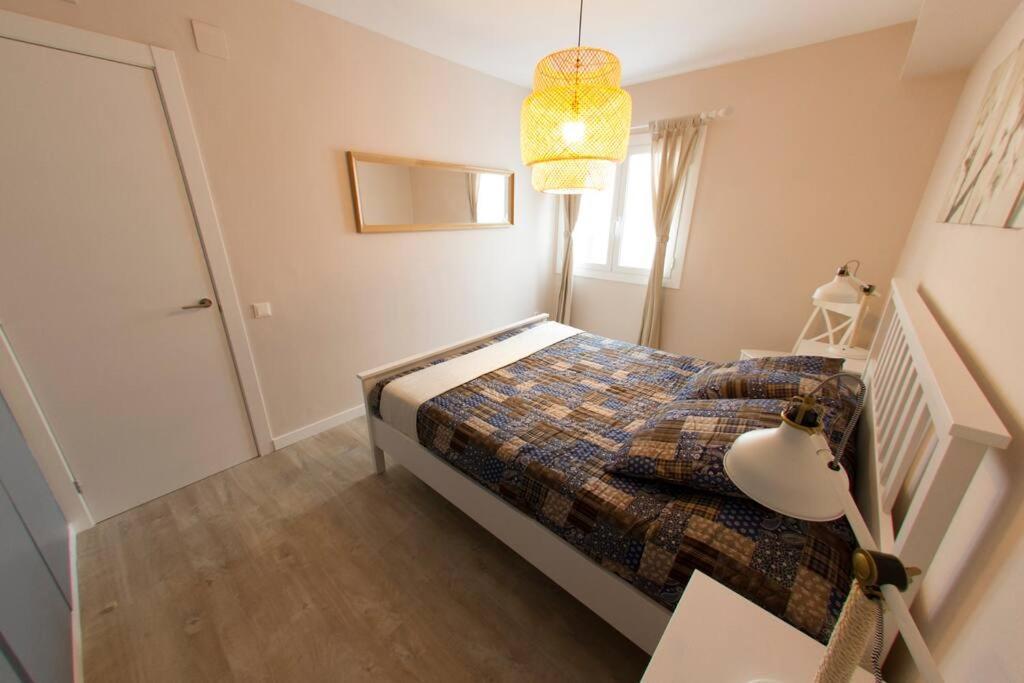 Lloret De Mar - Beachside Apartment - Free Parking - Limited Size Car المظهر الخارجي الصورة