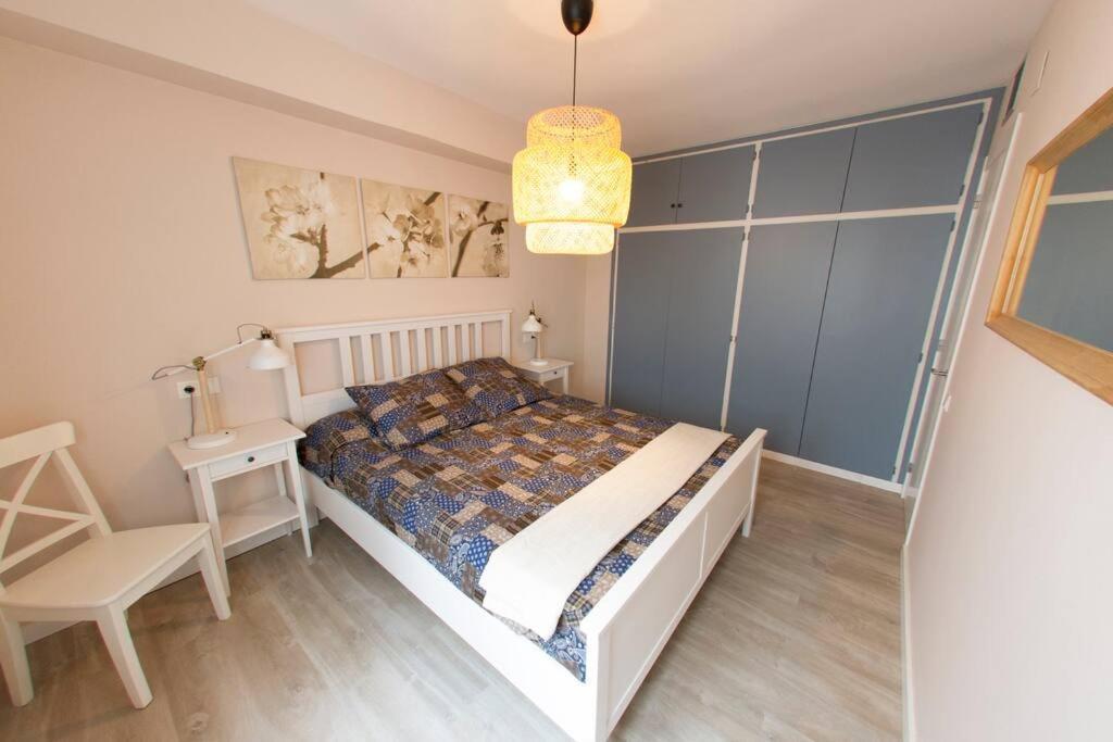 Lloret De Mar - Beachside Apartment - Free Parking - Limited Size Car المظهر الخارجي الصورة